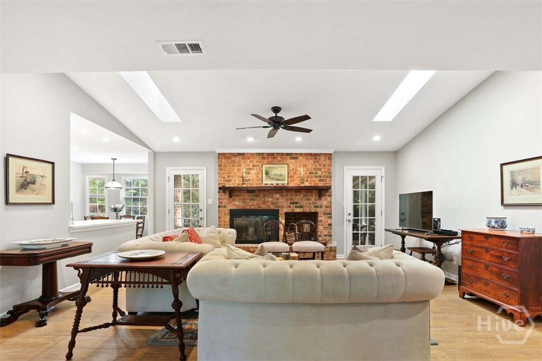 122 Talbot Road Savannah, GA 31410 - Photo 7 of 58