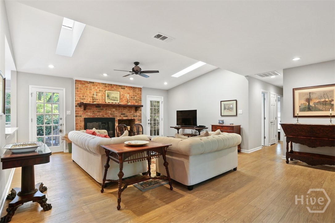 122 Talbot Road Savannah, GA 31410 - Photo 9 of 58