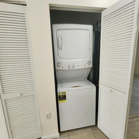 $2,000 | 5961 Forest Hill Boulevard, Unit 101, West Palm Beach, FL 33415