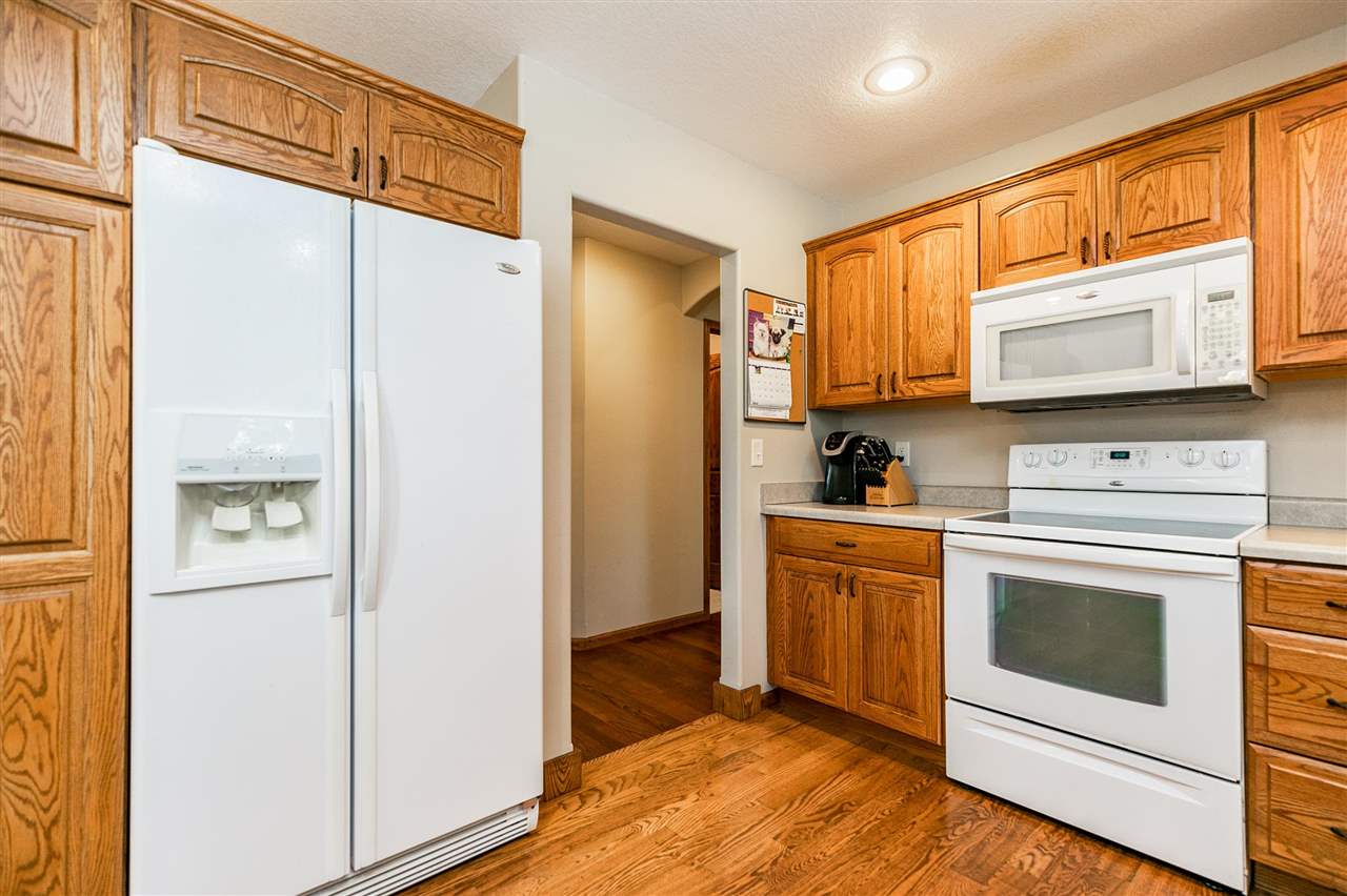 1413 Willow Brook Lane Riverside, IA 52327 - Photo 15 of 50 Gallery Image 15