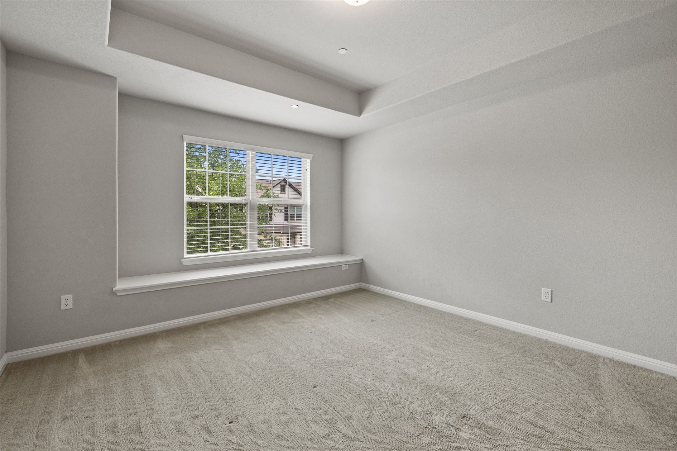 1615 Airedale Road Austin, TX 78748 - Photo 26 of 39 an empty room with a window