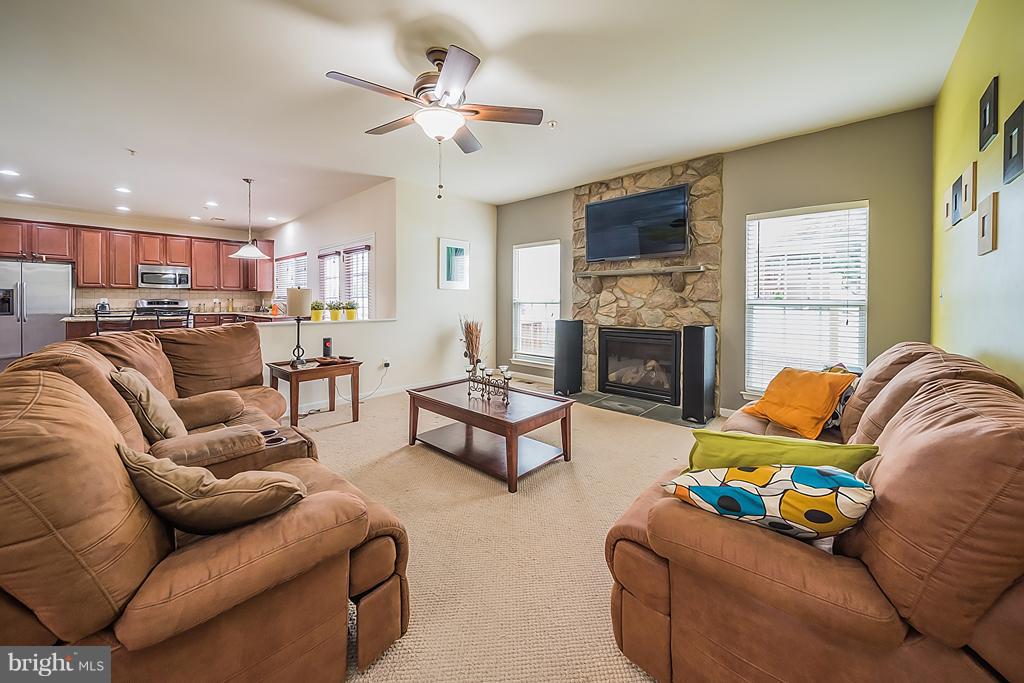 7104 Roddy Court Fort Washington, MD 20744 - Photo 11 of 30 Living Room
