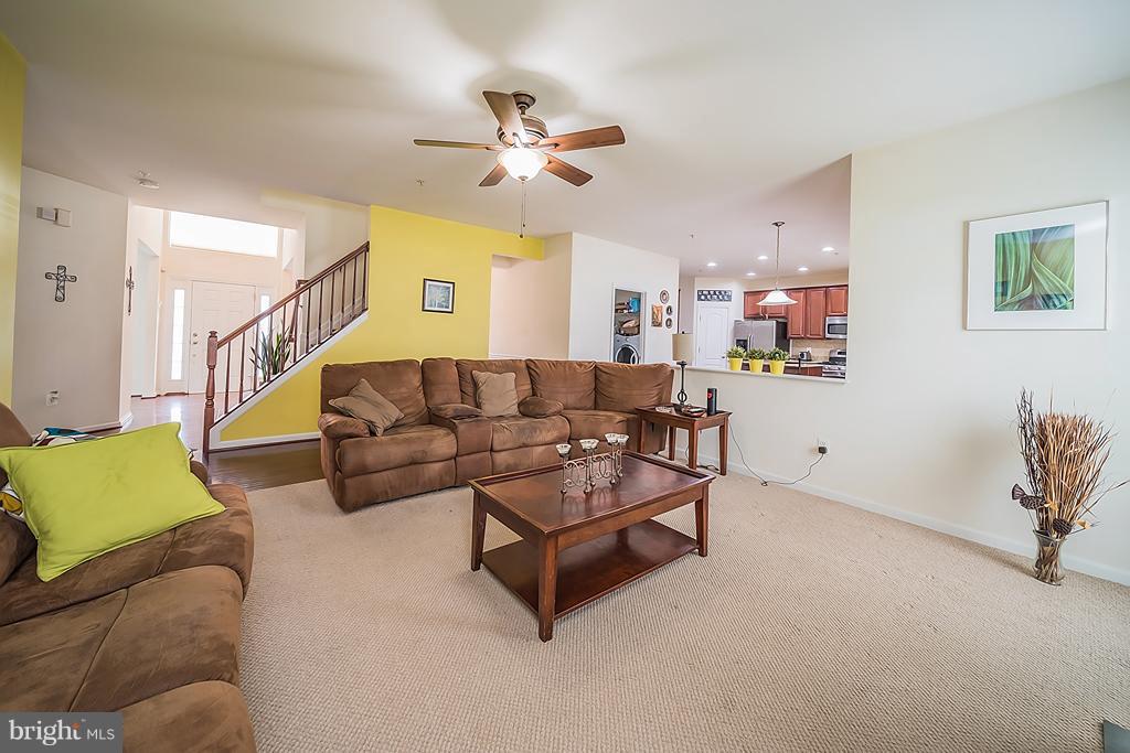 7104 Roddy Court Fort Washington, MD 20744 - Photo 12 of 30 Living Room