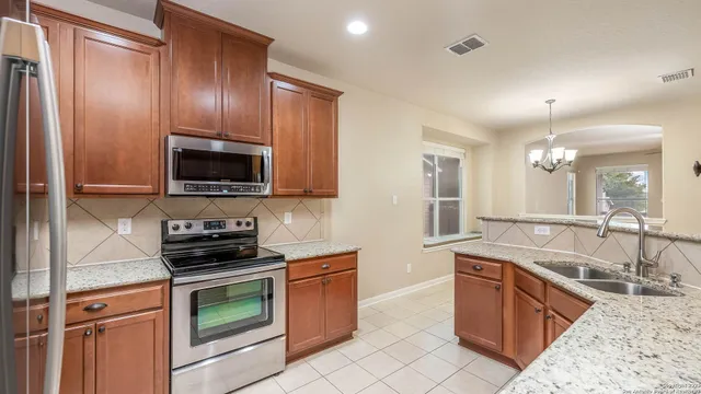 $1,700 | 209 Ranch House Road, Cibolo, TX 78108