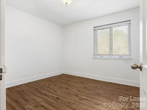 $1,600 | 227 North Dotger Avenue, Charlotte, NC 28207