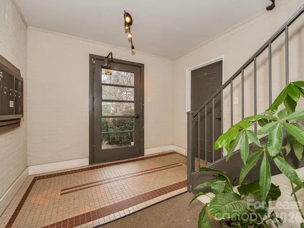 $1,700 | 227 North Dotger Avenue, Charlotte, NC 28207
