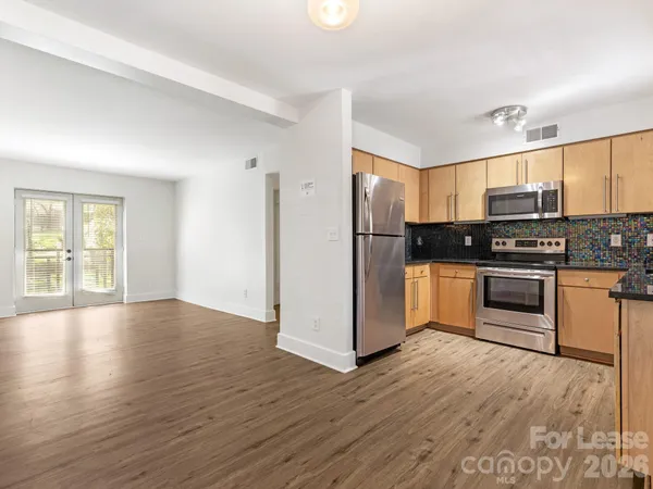 $1,600 | 227 North Dotger Avenue, Charlotte, NC 28207