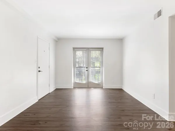 $1,600 | 227 North Dotger Avenue, Charlotte, NC 28207