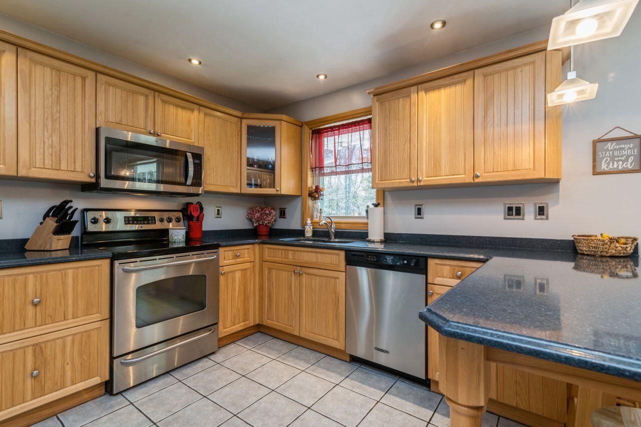 577 Hollis Road Biddeford, ME 04005 - Photo 8 of 55 30_577HollisRd_2031_HiRes