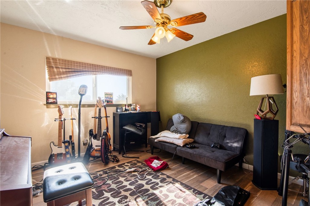 8623 Gobi Road Phelan, CA 92371 - Photo 16 of 34