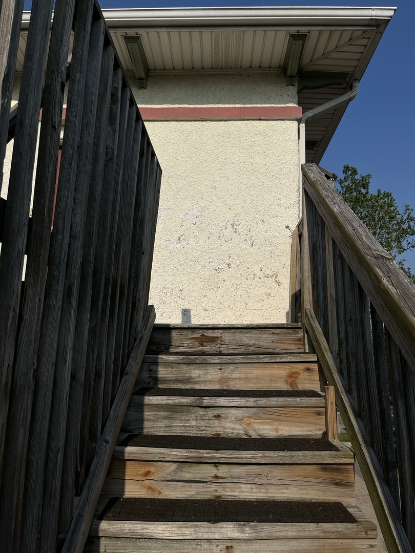 307 Herkimer Street, Unit 2R Joliet, IL 60432 - Photo 16 of 17 a view of entryway