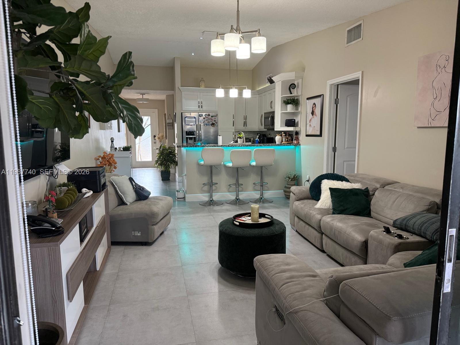 1312 Southwest 135th Place Miami, FL 33184 - Photo 3 of 14