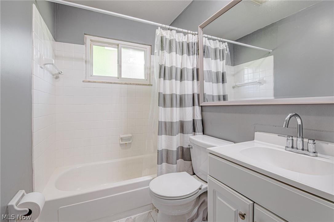4044 Laurel Road Brunswick, OH 44212 - Photo 13 of 27 Gallery Image 13