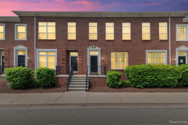$210,000 | 14568 Vauxhall Drive, Sterling Heights, MI 48313