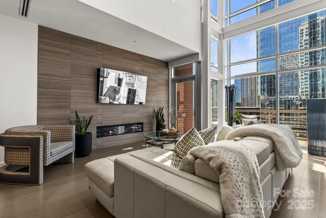 $1,925,000 | 435 South Tryon Street, Unit 901, Charlotte, NC 28202