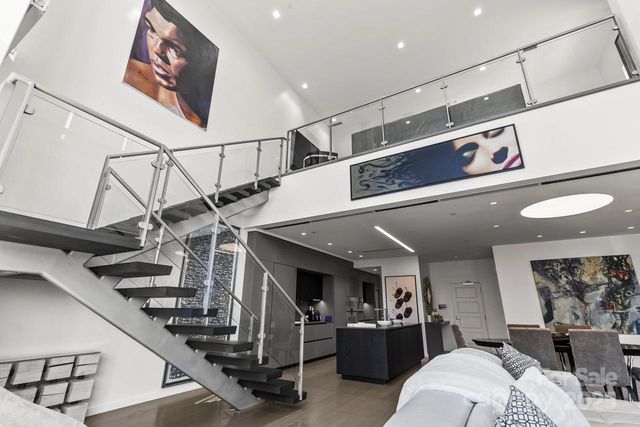 $1,925,000 | 435 South Tryon Street, Unit 901, Charlotte, NC 28202