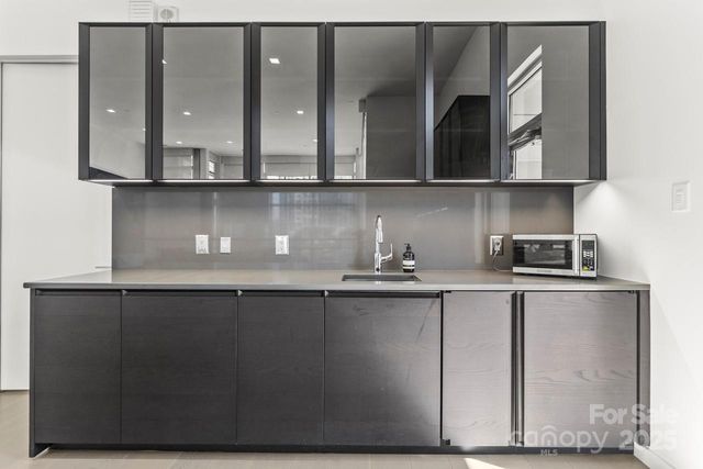 $1,925,000 | 435 South Tryon Street, Unit 901, Charlotte, NC 28202