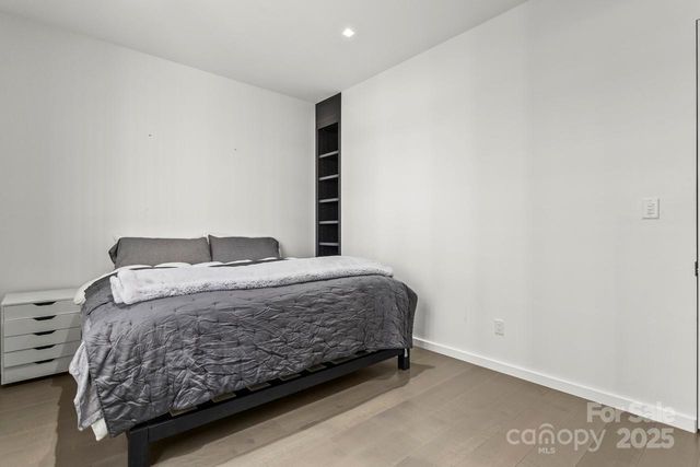 $1,925,000 | 435 South Tryon Street, Unit 901, Charlotte, NC 28202