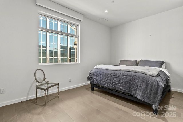 $1,925,000 | 435 South Tryon Street, Unit 901, Charlotte, NC 28202