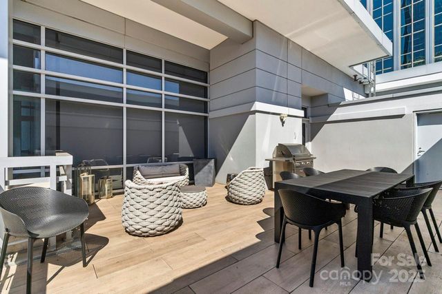 $1,925,000 | 435 South Tryon Street, Unit 901, Charlotte, NC 28202