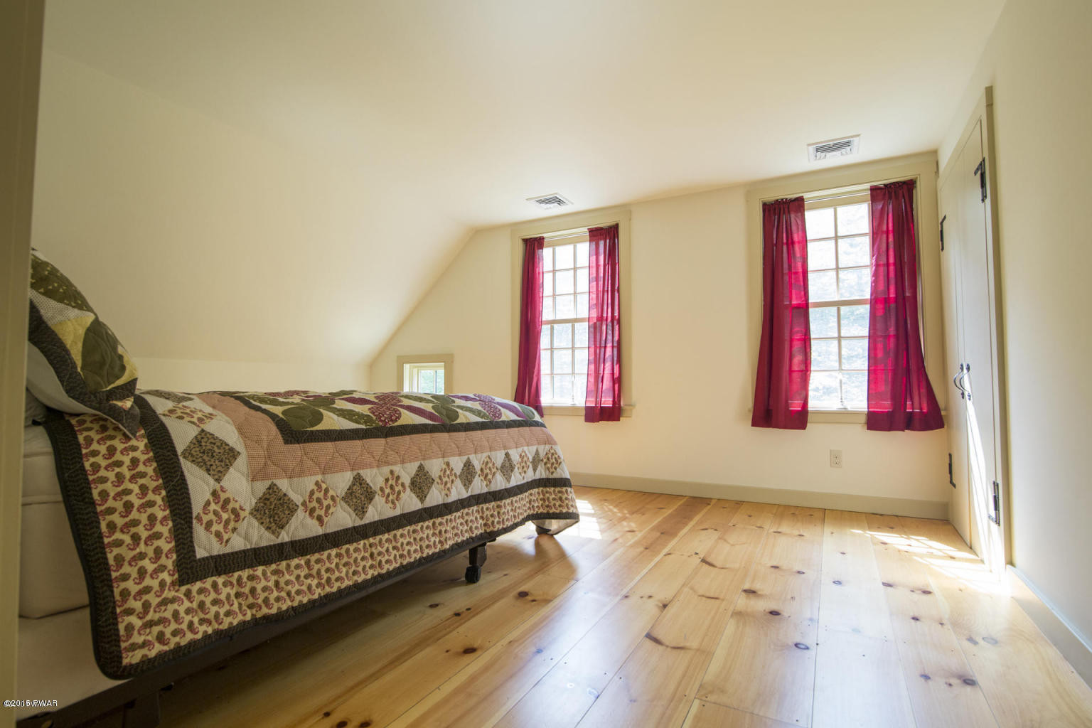 215 Spencer Road Dingmans Ferry, PA 18328 - Photo 24 of 39