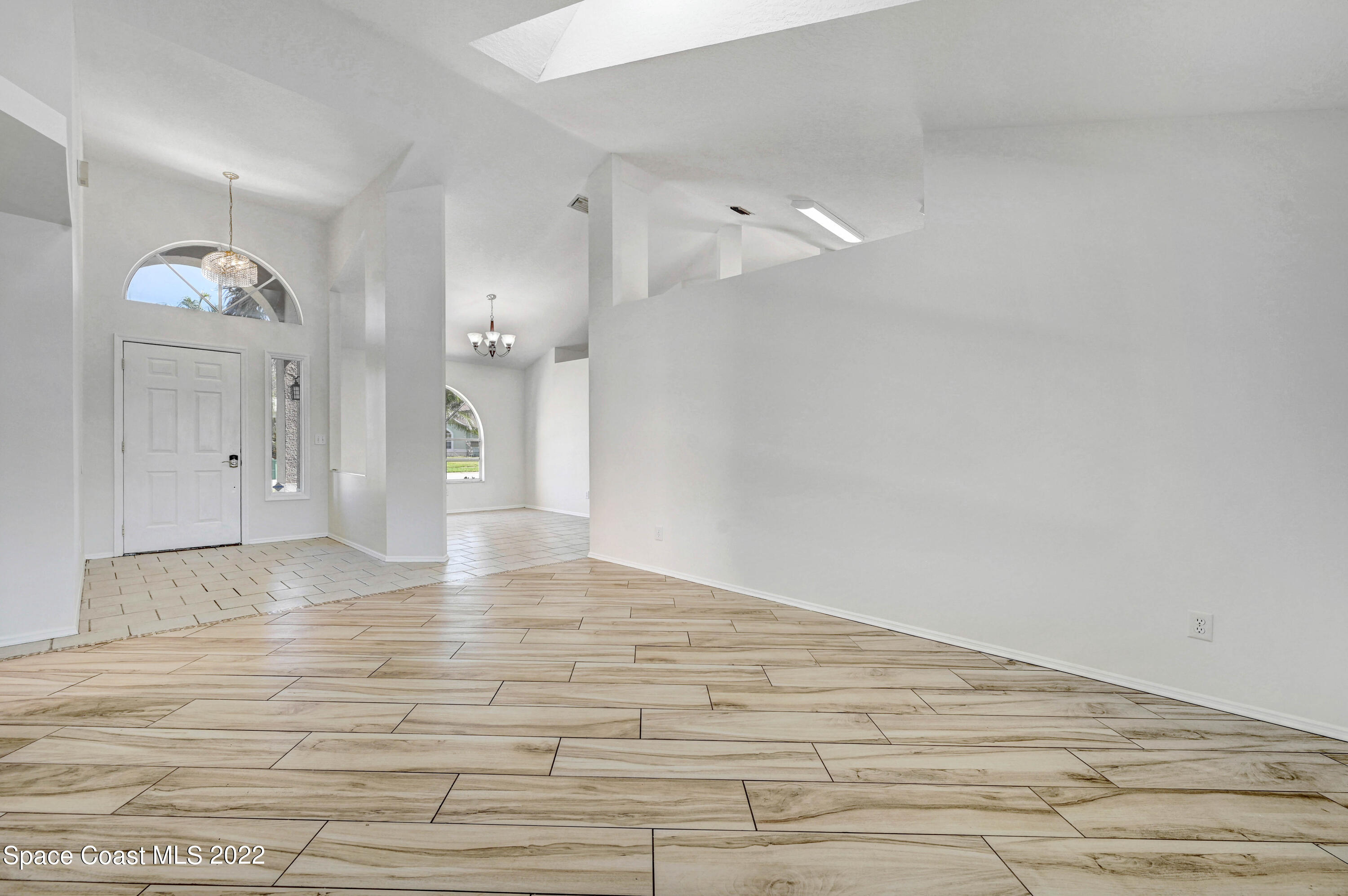 930 Turtle Pond Way Melbourne, FL 32940 - Photo 6 of 56 Tiled Entry