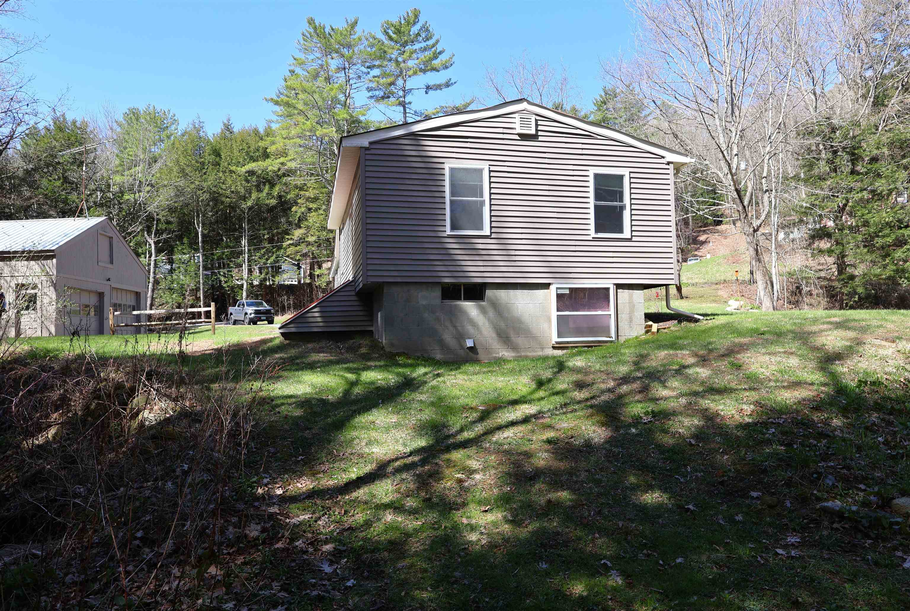 1013 Jericho Road Hartford, VT 05001 - Photo 14 of 55