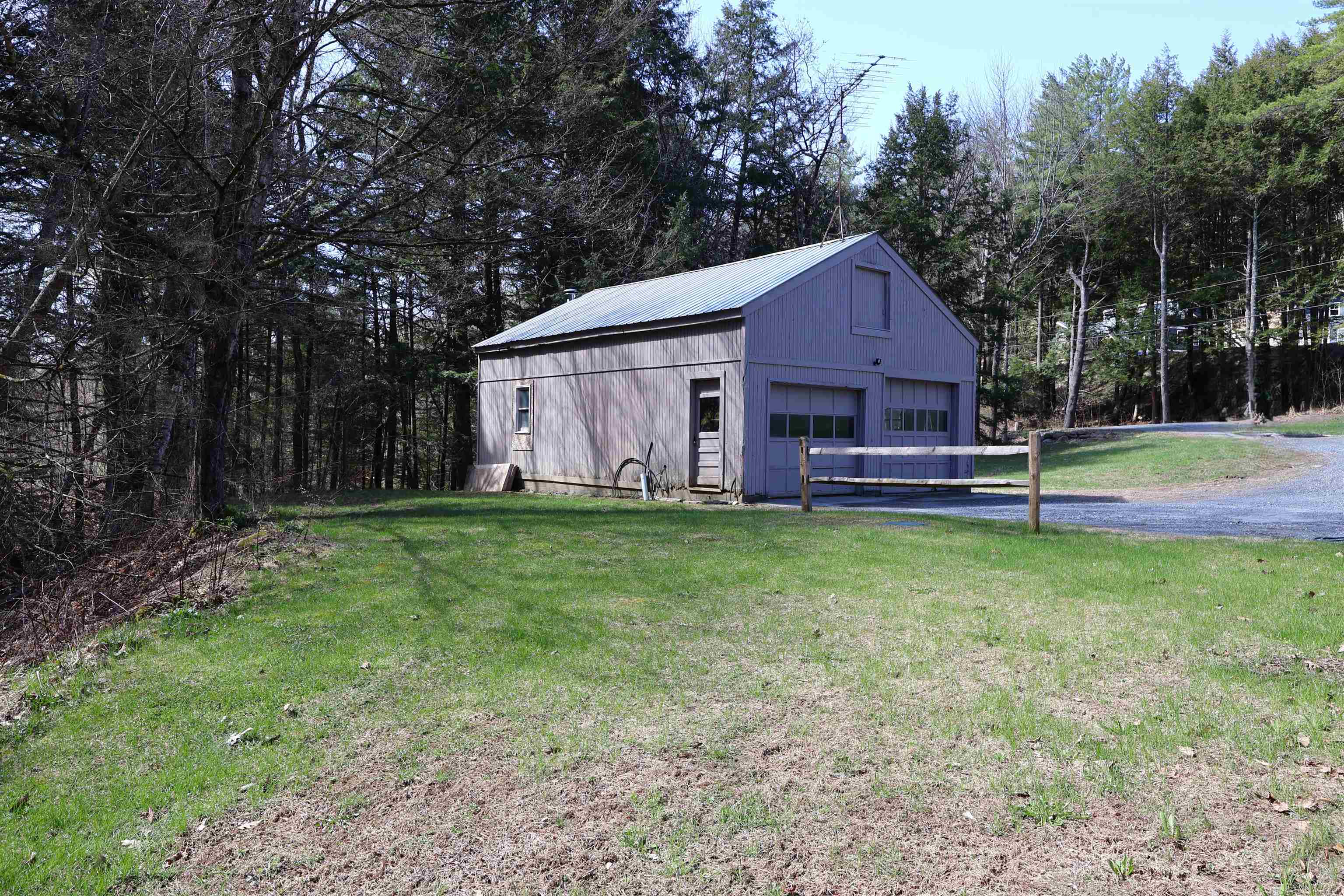1013 Jericho Road Hartford, VT 05001 - Photo 17 of 55
