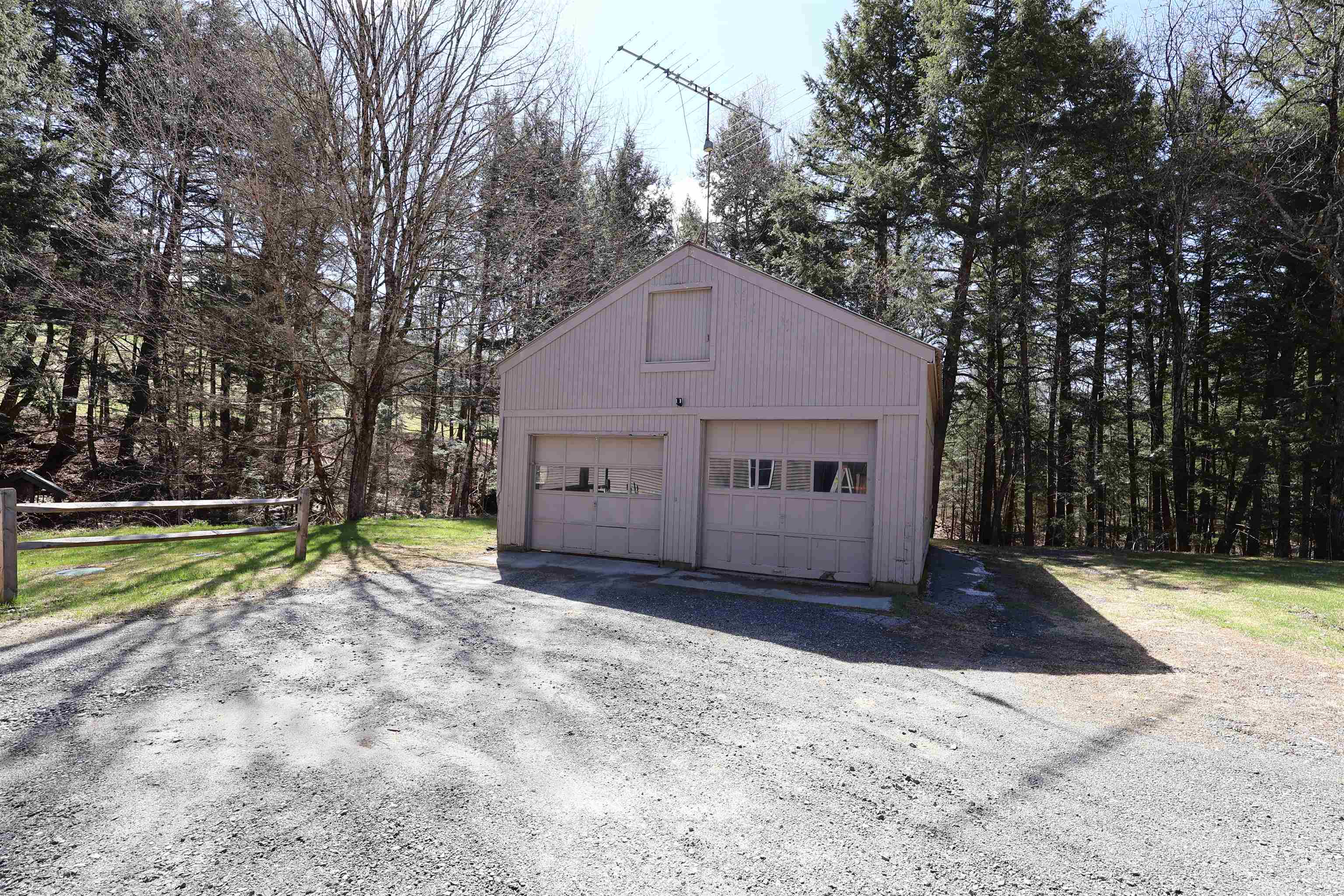 1013 Jericho Road Hartford, VT 05001 - Photo 19 of 55