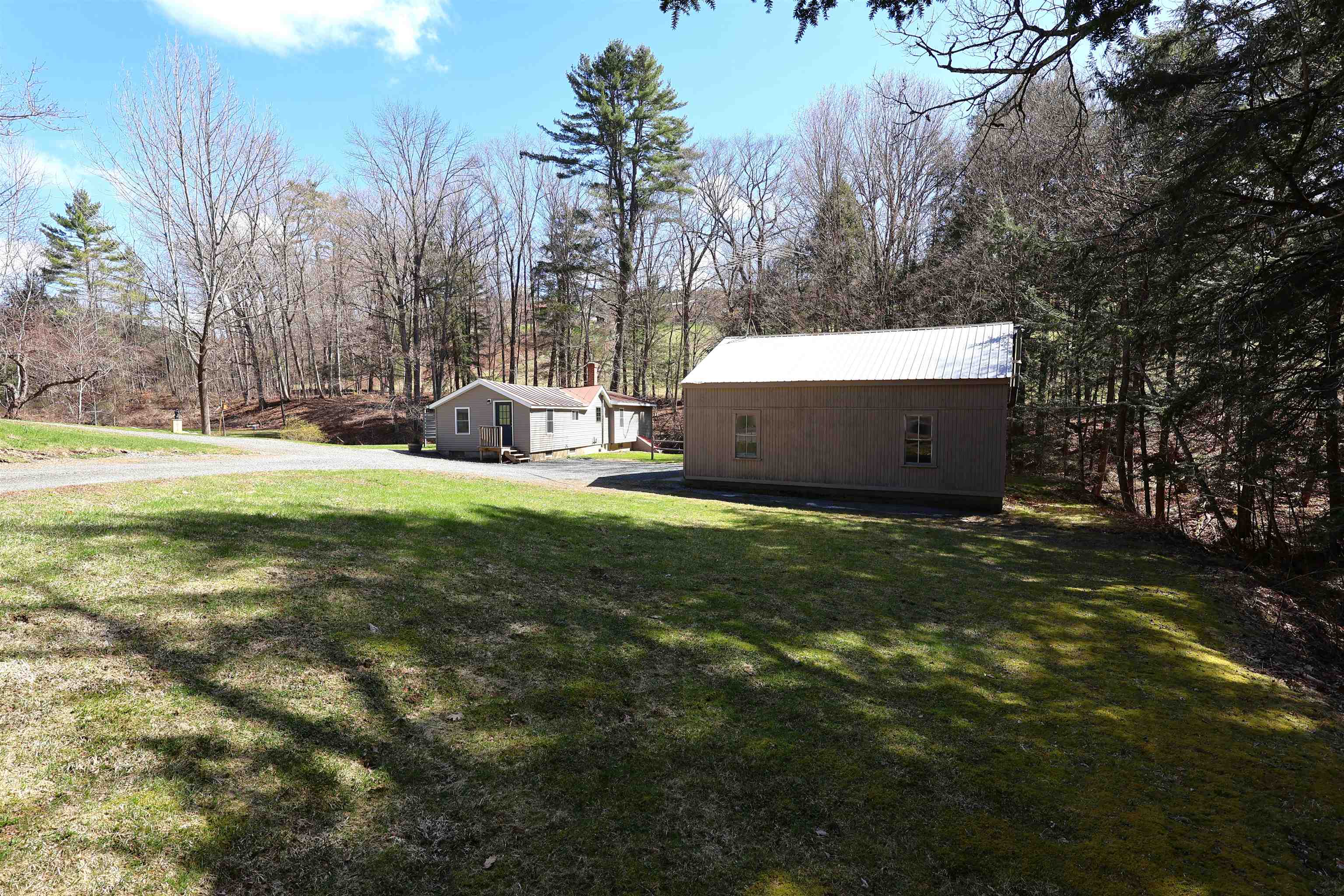 1013 Jericho Road Hartford, VT 05001 - Photo 21 of 55