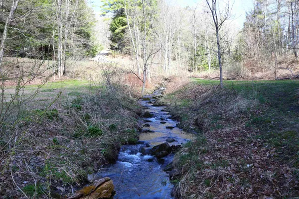 $399,000 | 1013 Jericho Road, Hartford, VT 05001