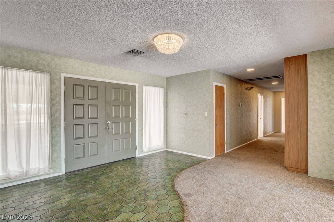 5600 Del Rey Avenue Las Vegas, NV 89146 - Photo 11 of 99