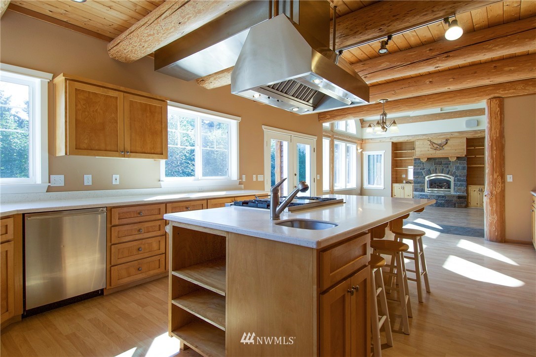 185 Roundtree Road Port Angeles, WA 98362 - Photo 9 of 40 Gallery Image 9