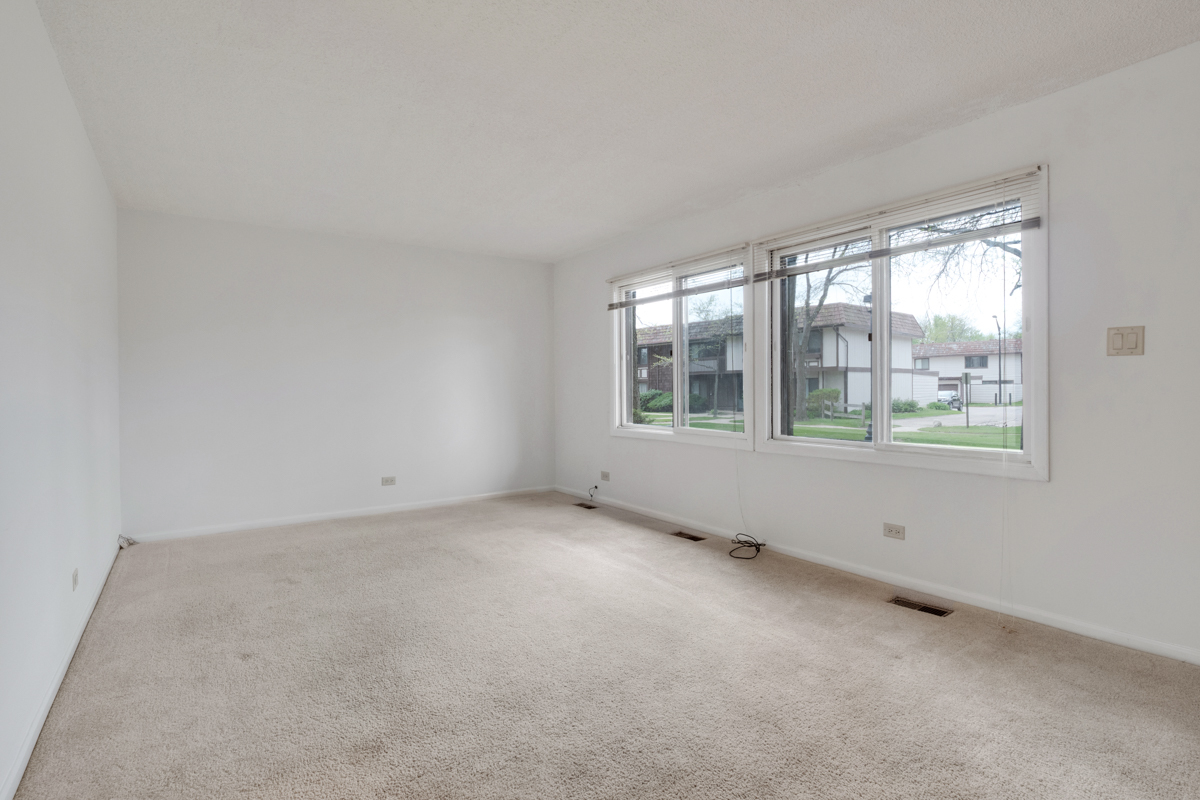 5540 Pebblebeach Drive Hanover Park, IL 60133 - Photo 4 of 28