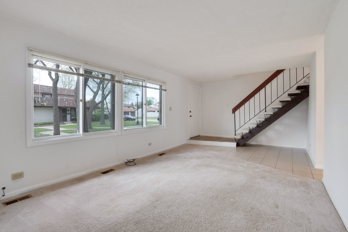 5540 Pebblebeach Drive Hanover Park, IL 60133 - Photo 5 of 28