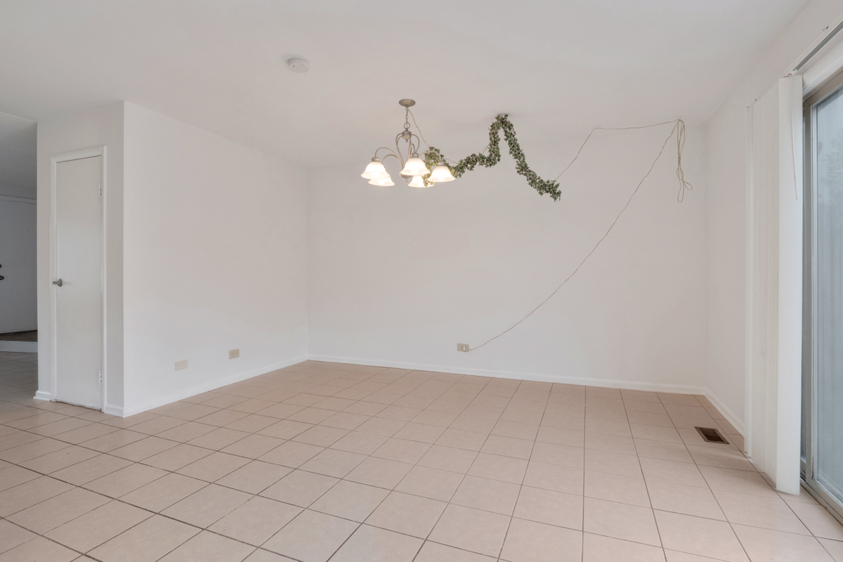 5540 Pebblebeach Drive Hanover Park, IL 60133 - Photo 7 of 28