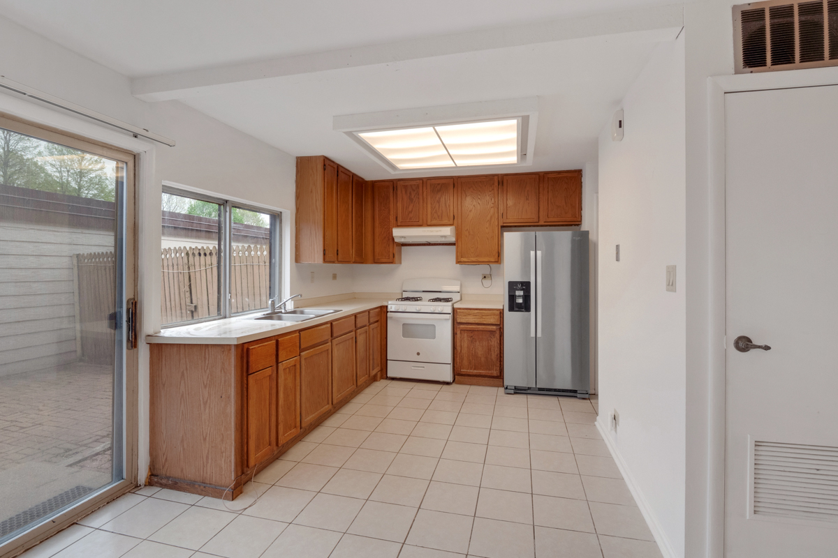 5540 Pebblebeach Drive Hanover Park, IL 60133 - Photo 8 of 28