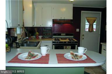 179 Ryan Road Pasadena, MD 21122 - Photo 14 of 30 Breakfast Bar at Kitchen Counter