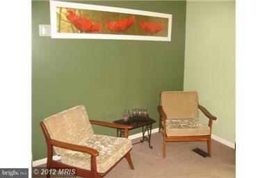179 Ryan Road Pasadena, MD 21122 - Photo 19 of 30 Lovely Siting Area