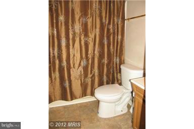 179 Ryan Road Pasadena, MD 21122 - Photo 22 of 30 Convenient Master Bath