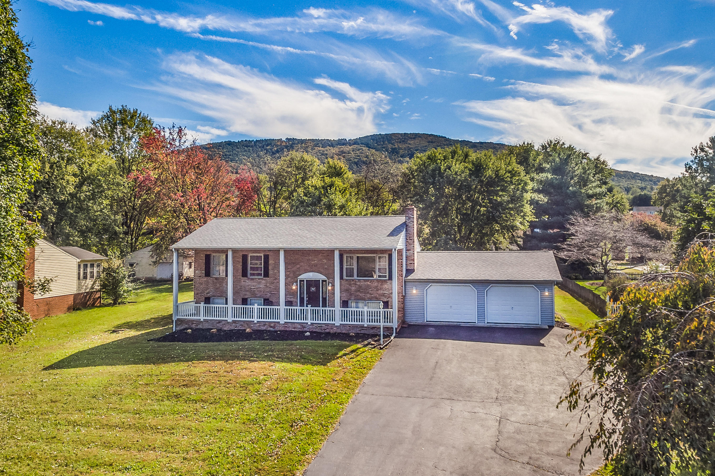 175 Apple Tree Road Roanoke, VA 24019 - Photo 1 of 24 Front