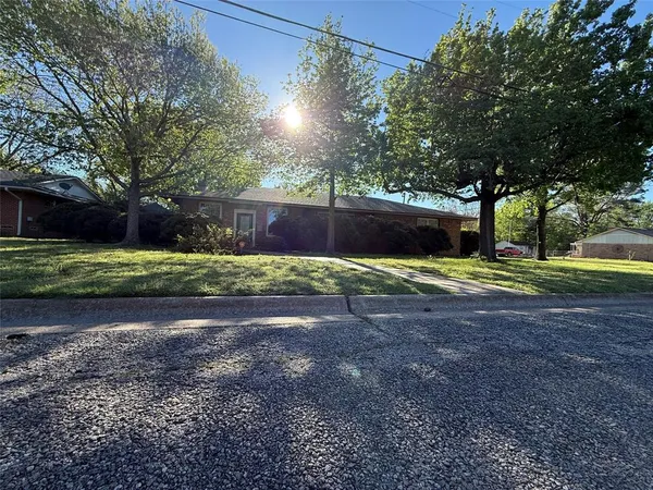 $239,000 | 2200 Agnew Street, Bonham, TX 75418