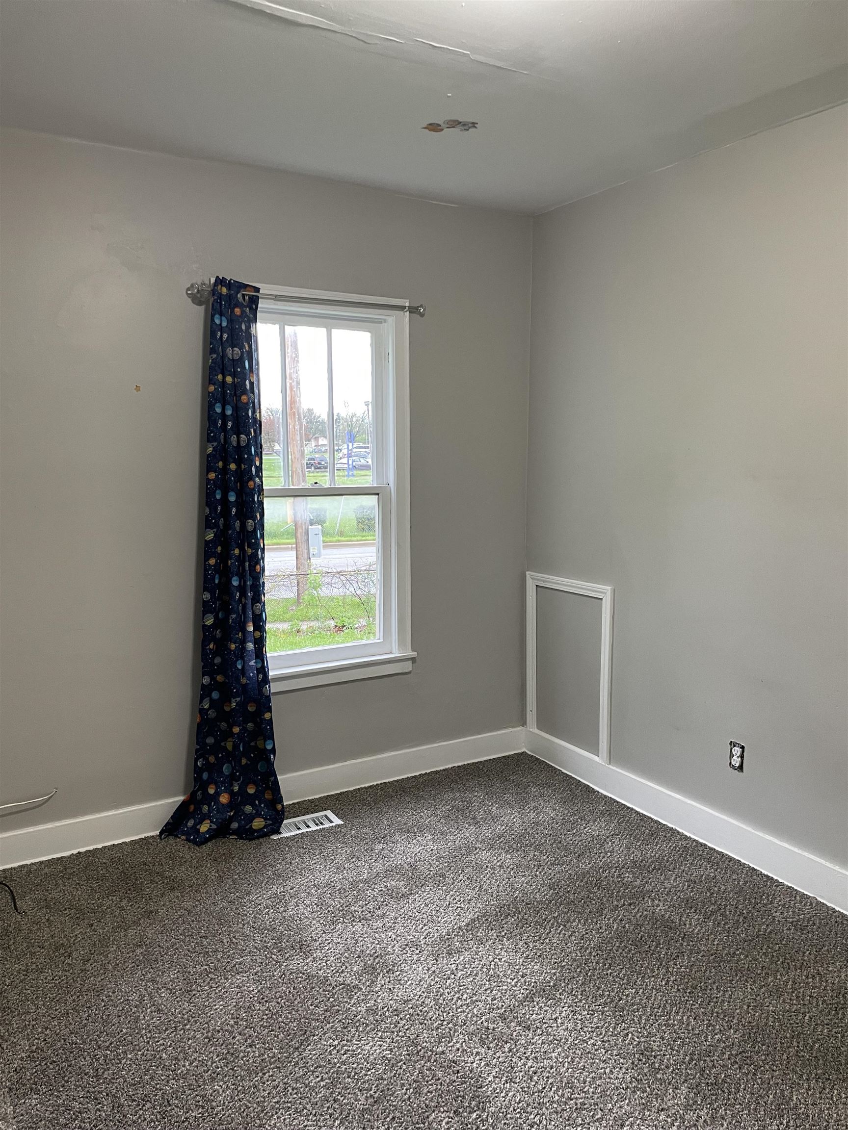 1501 Flushing Road Flint, MI 48504 - Photo 15 of 30 50141440-349ddc51-bd91-4e56-bac2-3959bf8cc5ec.JPG