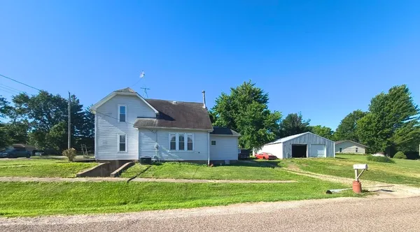 $74,900 | 400 South Kentucky Street, Camp Point, IL 62320