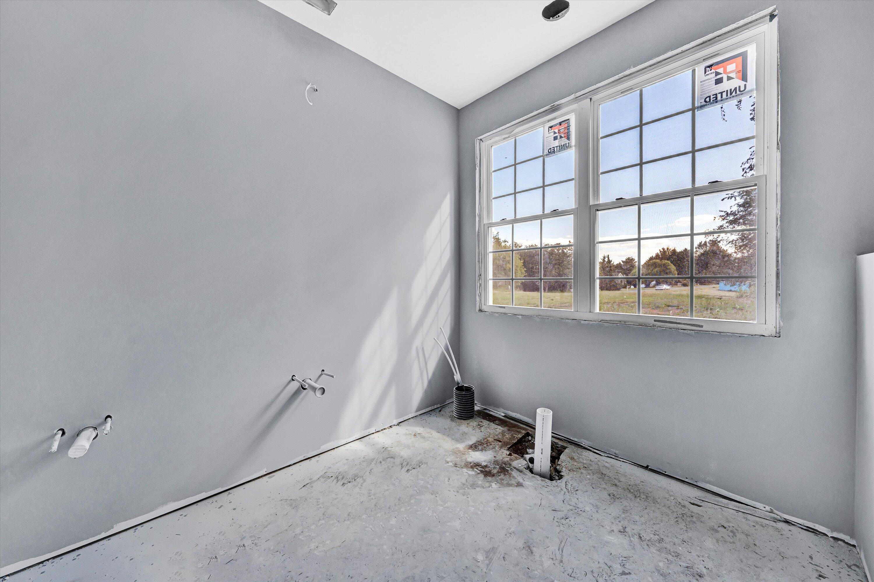 3769 Hales Ford Road Moneta, VA 24121 - Photo 17 of 26 a room with a window