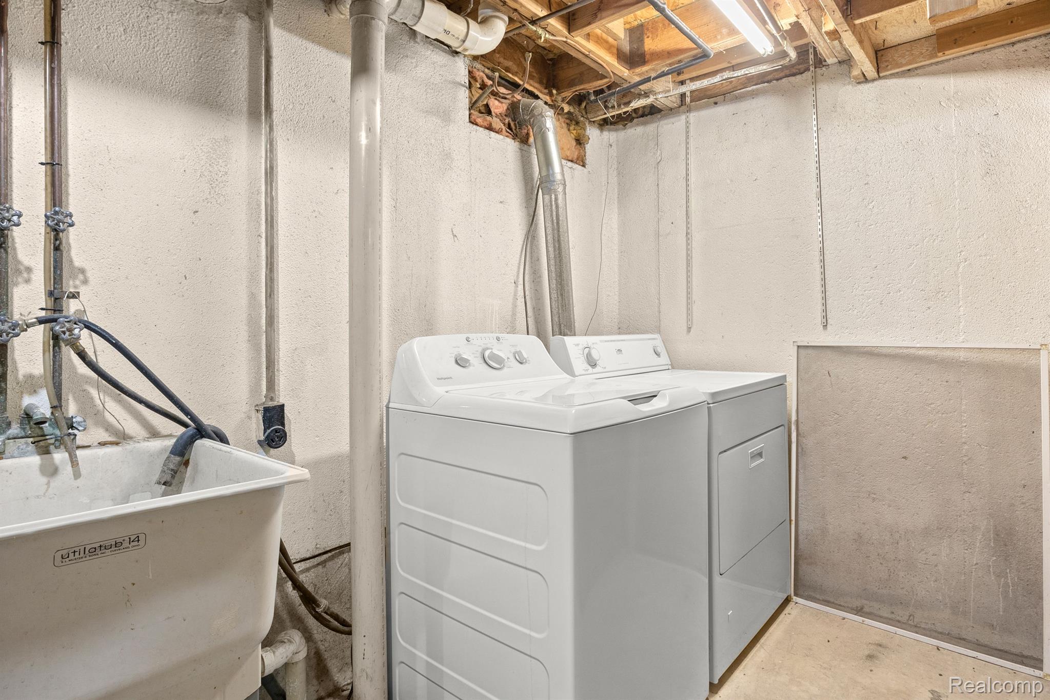 39760 Coronation Road Canton, MI 48188 - Photo 34 of 41 Gallery Image 34