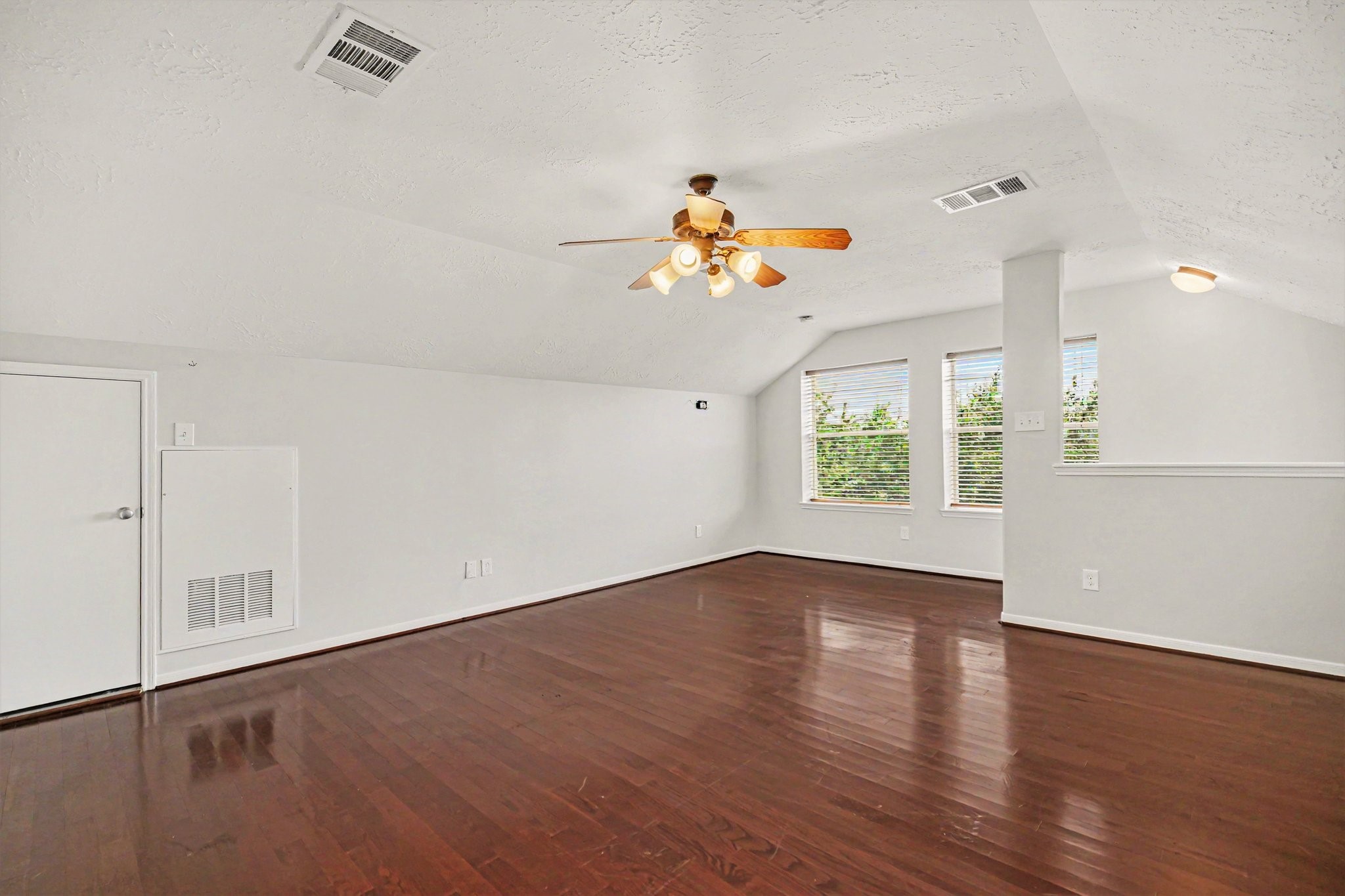 7419 Hollister Ridge Houston, TX 77040 - Photo 19 of 27 You can use this space for a variety of purposes.
