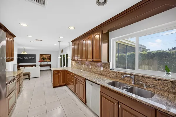 $7,600 | 7690 Southwest 128th Street, Pinecrest, FL 33156