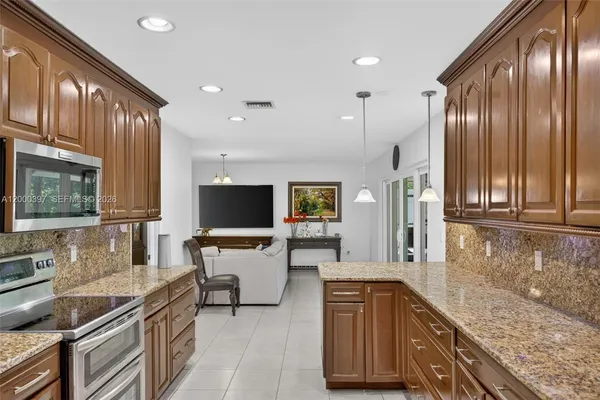 $7,600 | 7690 Southwest 128th Street, Pinecrest, FL 33156