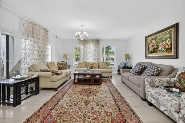 $7,600 | 7690 Southwest 128th Street, Pinecrest, FL 33156